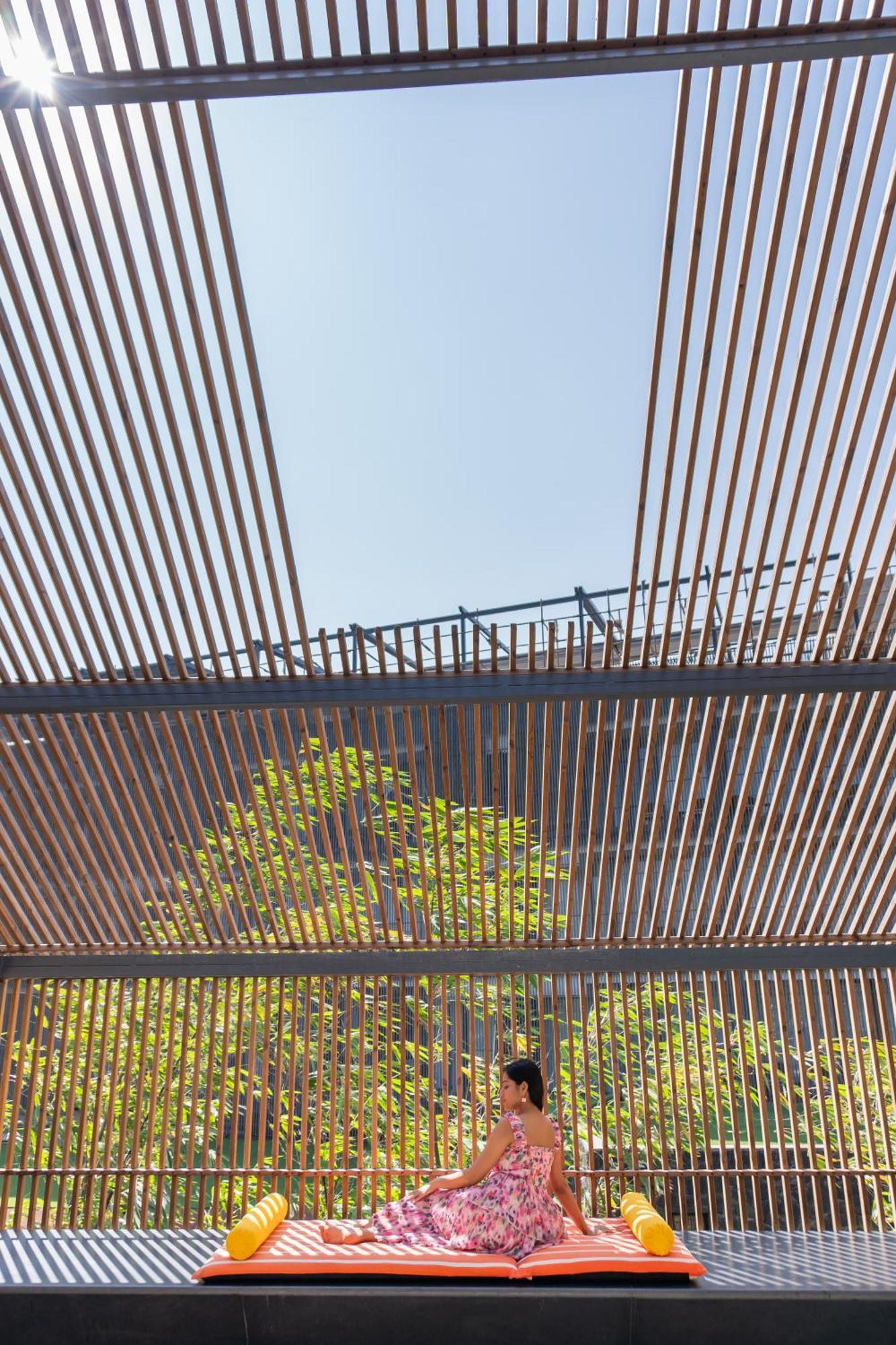 Radisson Resort And Spa Lonavala Exterior foto The roof of the building
